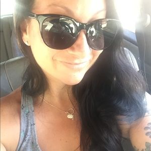 Meet your Posher, Amy🦋🌻